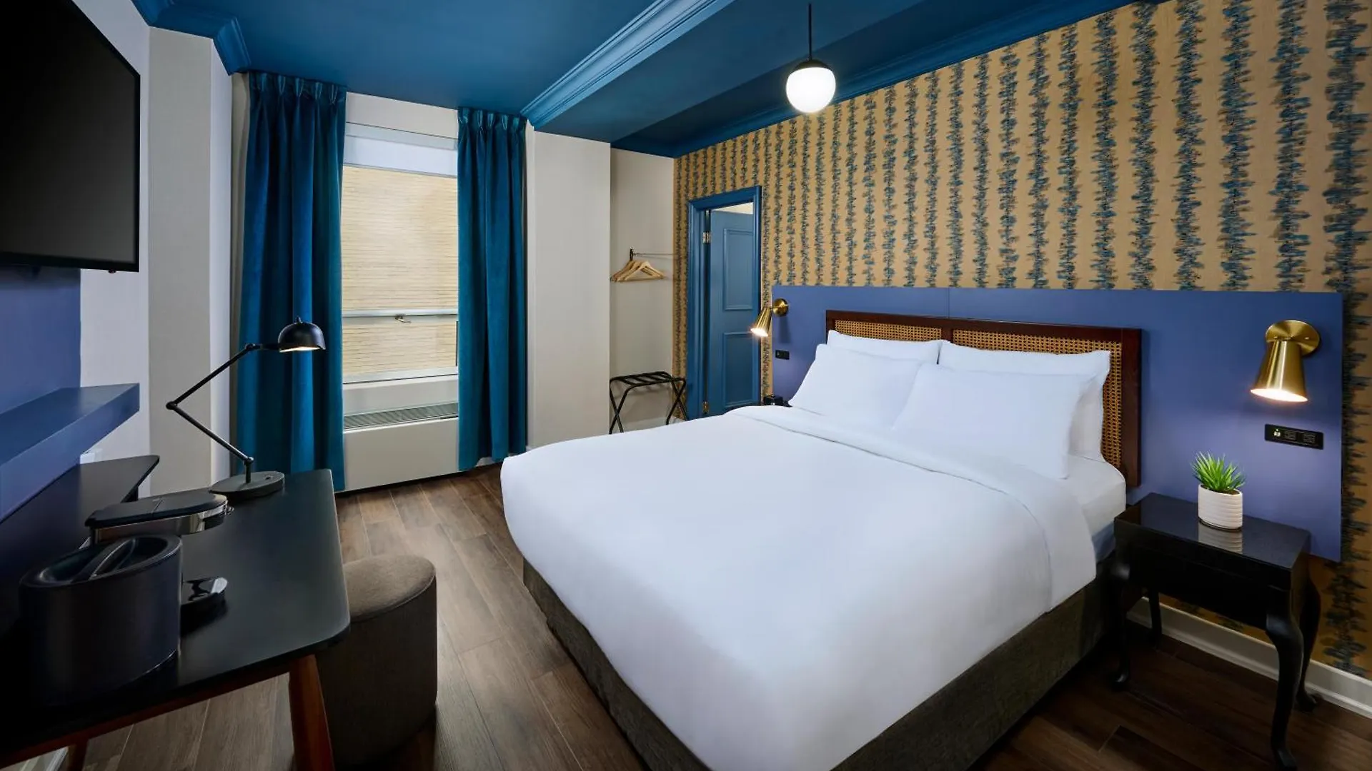 فندق فيكتوريا تورونتو 3*,