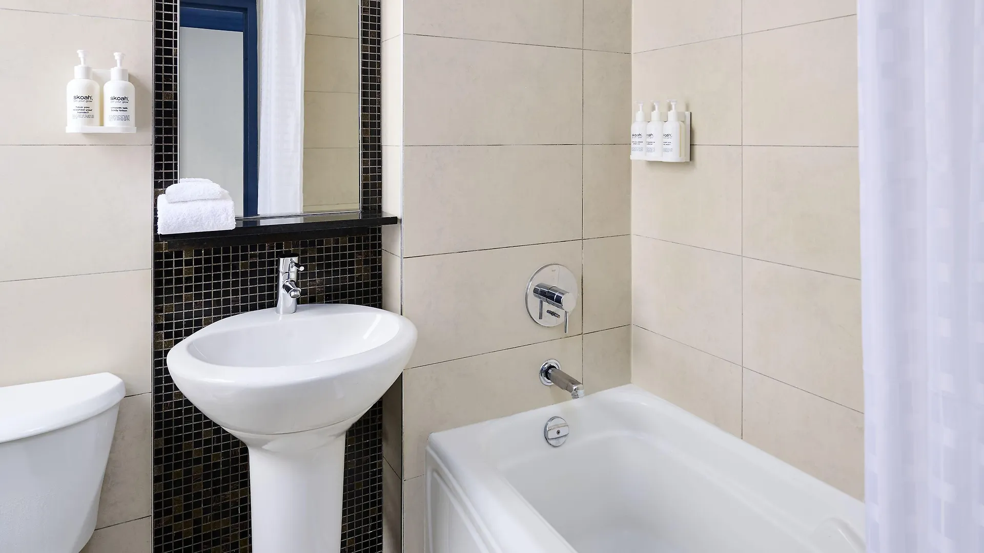 فندق فيكتوريا تورونتو