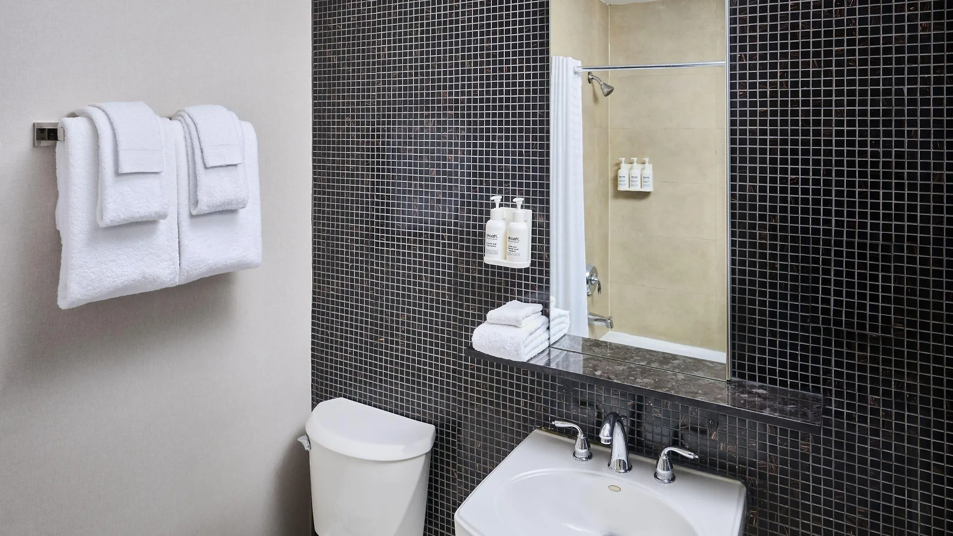 فندق فيكتوريا تورونتو