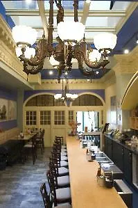 فندق فيكتوريا تورونتو كندا