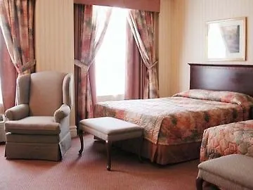 فندق فيكتوريا تورونتو 3*,